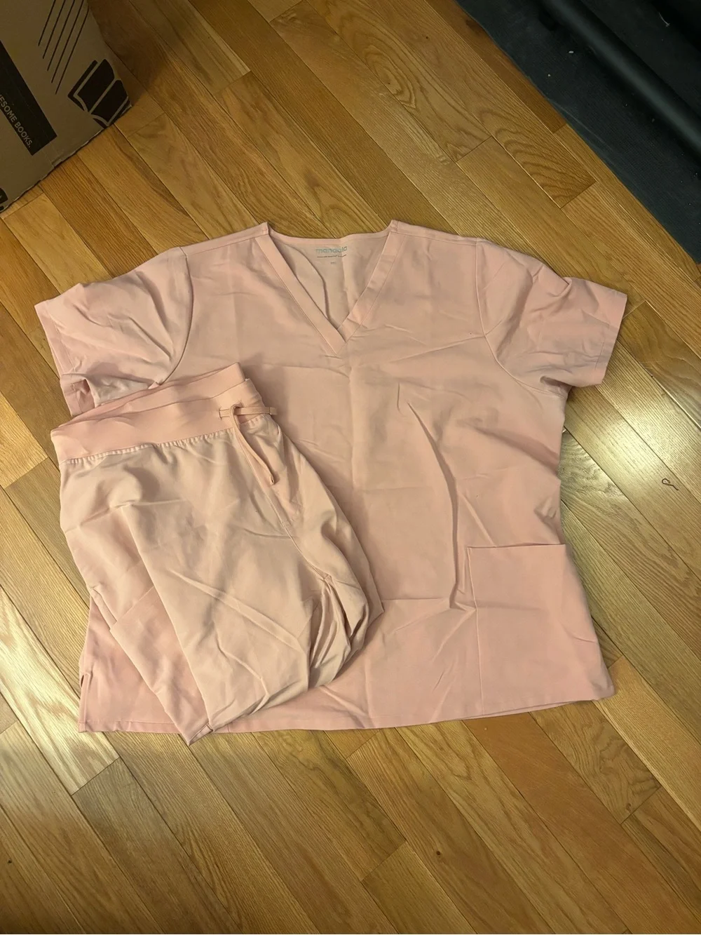 Women’s V-Neck Scrub Set in Light Pink - Classic Two-Piece